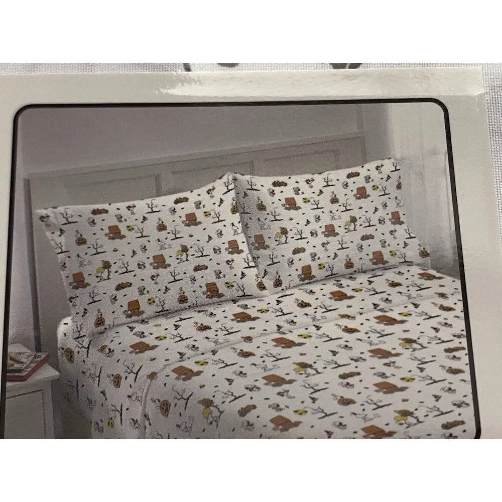 Peanuts Snoopy Woodstock Halloween QUEEN Size Sheet Set Doghouse Pumpkin Moon‎